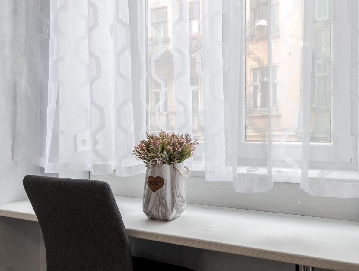 Golden Violin ! Apartments Lviv S 외부 사진